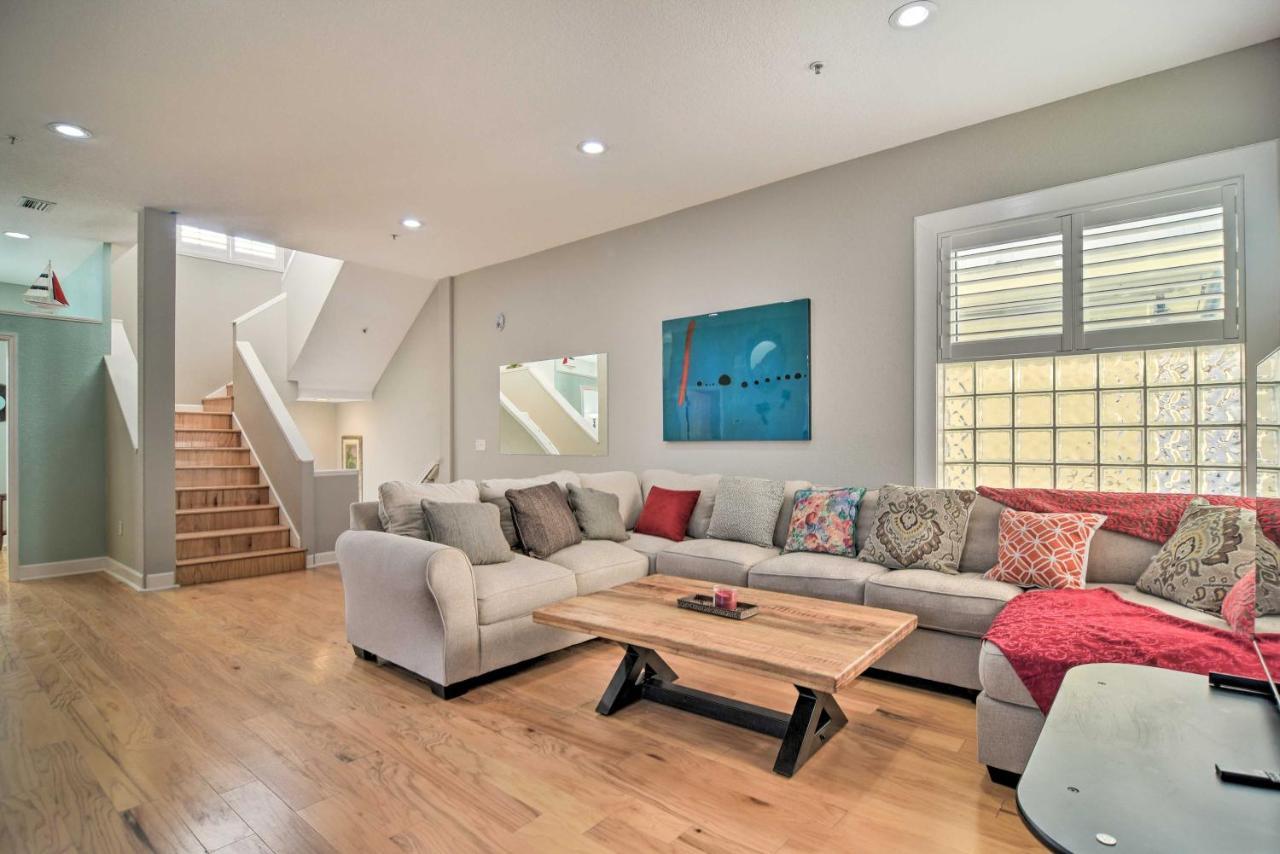 Coastal Sea Side Townhome - Walk To Beach! Clearwater Beach Eksteriør bilde